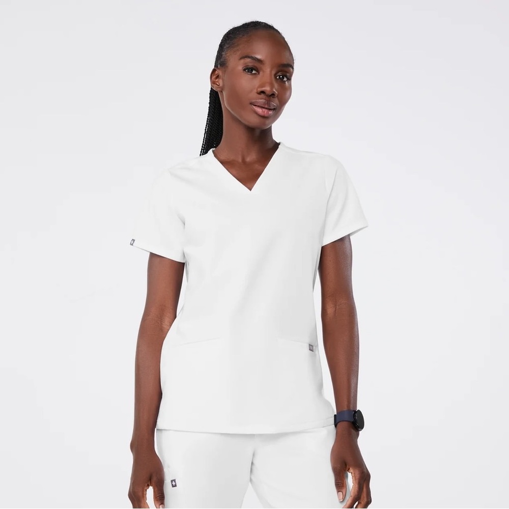 Casma Three-Pocket Scrub Top